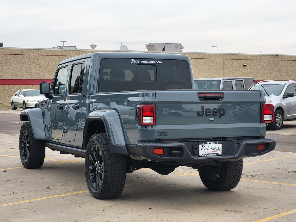 Used 2025 Jeep Gladiator Sport Truck Crew Cab
