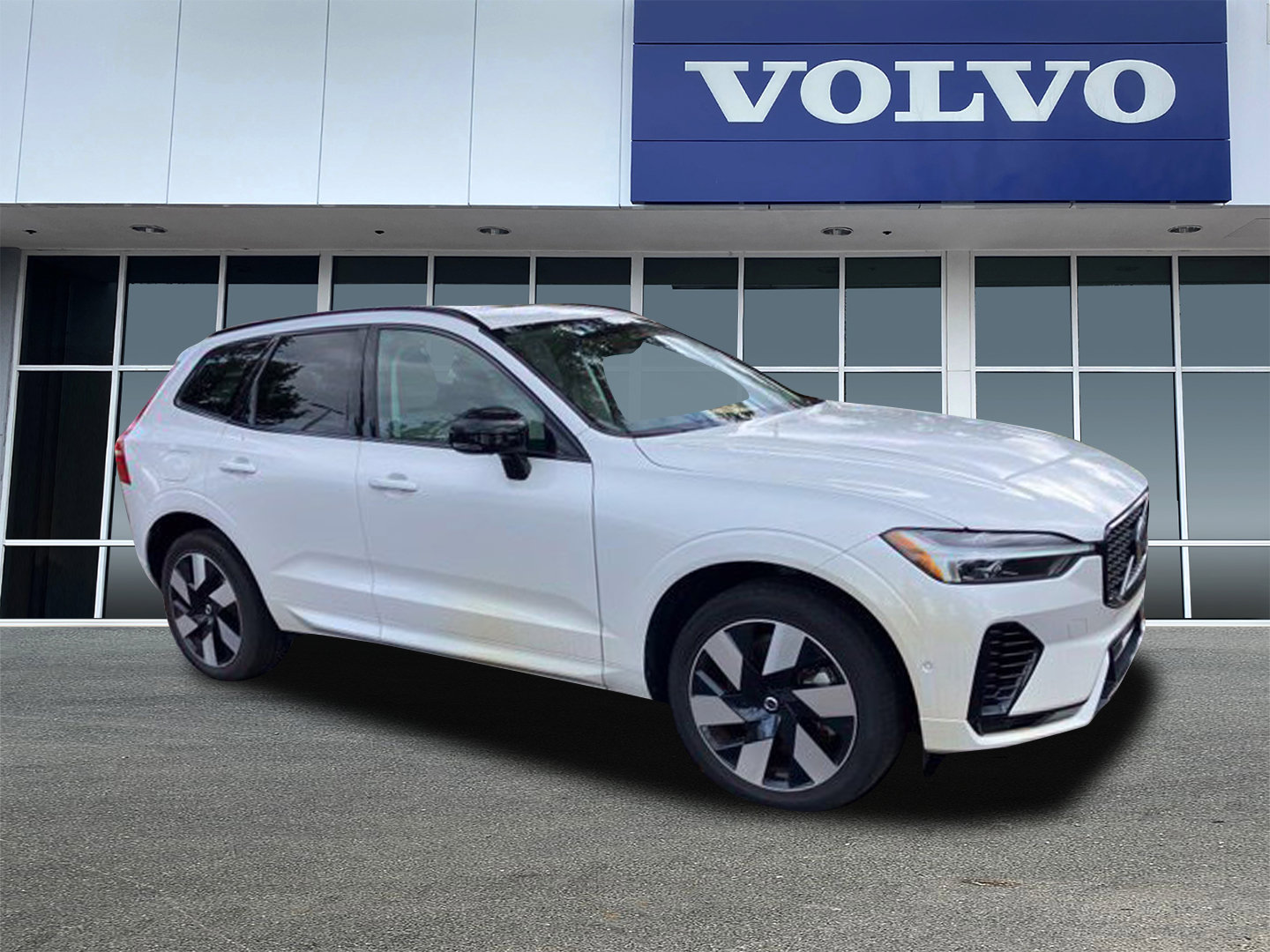 2024 Volvo XC60 plug-in hybrid T8 Plus Dark SUV T0613