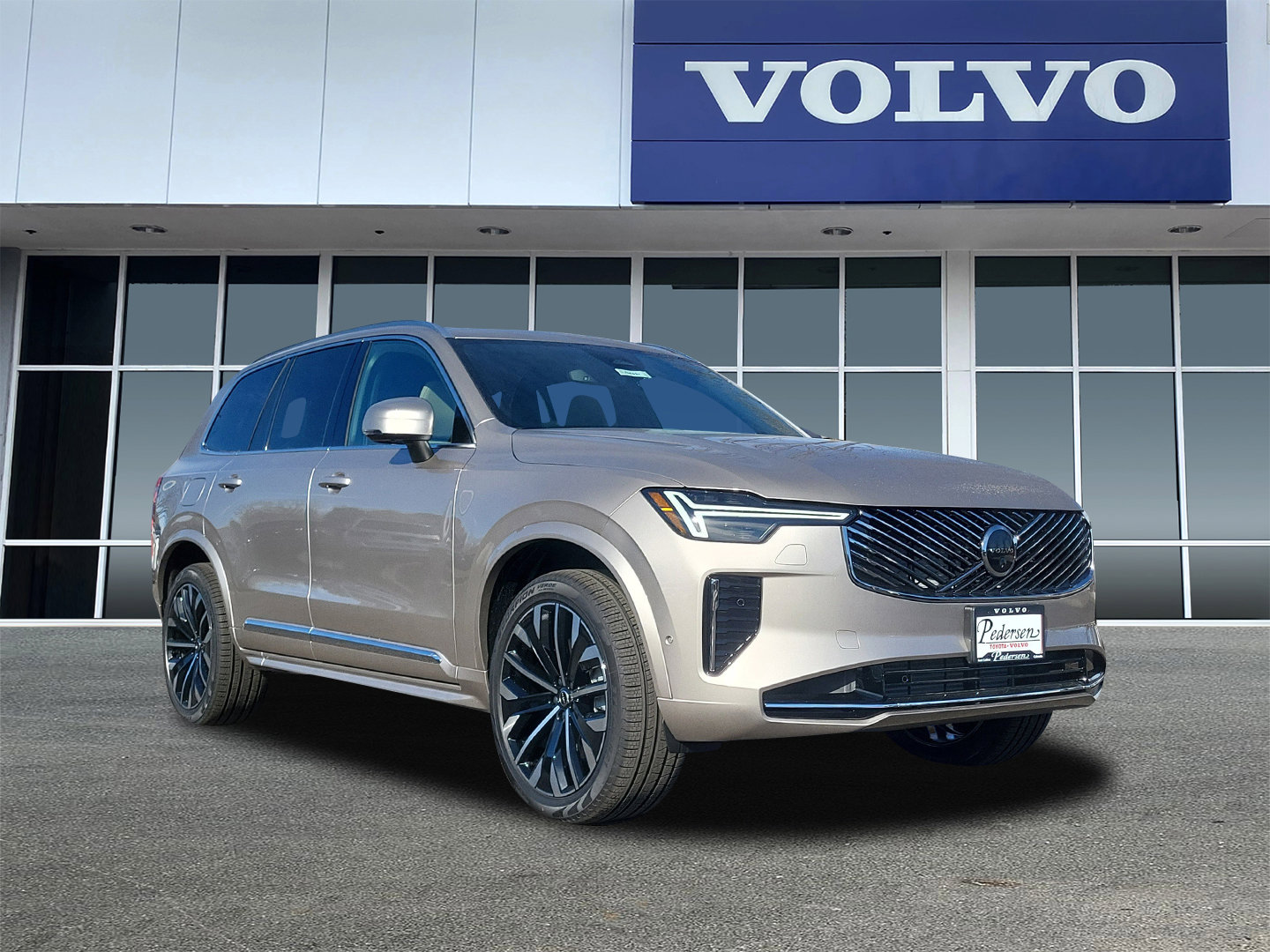 2026 Volvo XC90 T8 Recharge Plus Bright 7-Seat 4WD's photo