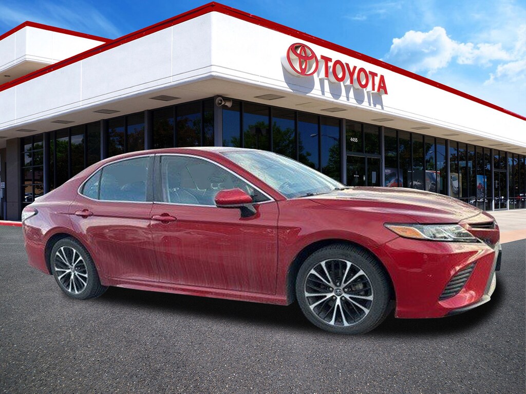 Used 2019 Toyota Camry SE Sedan