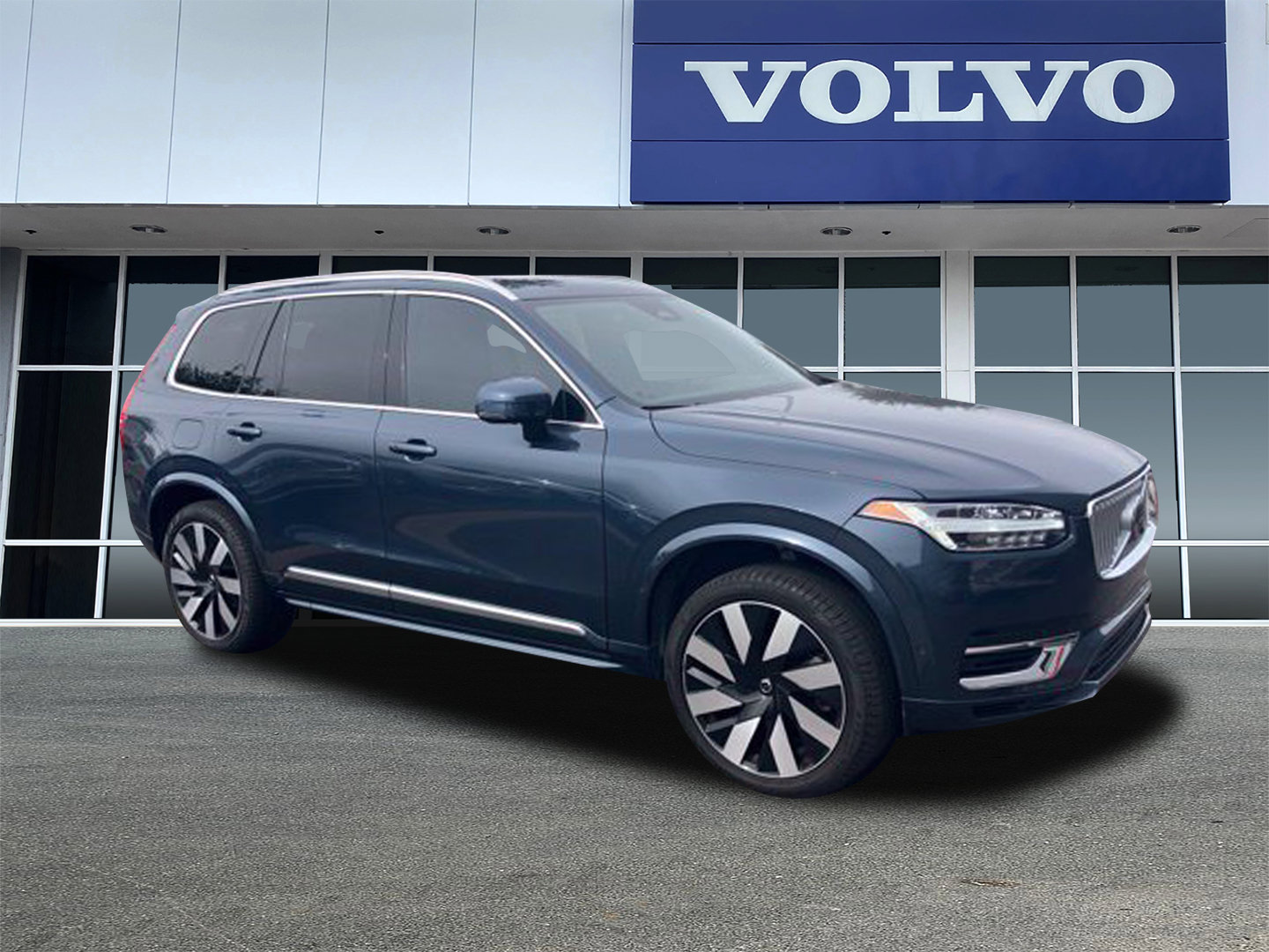 Certified 2025 Volvo XC90 plug-in hybrid T8 Ultra 7-Seater SUV