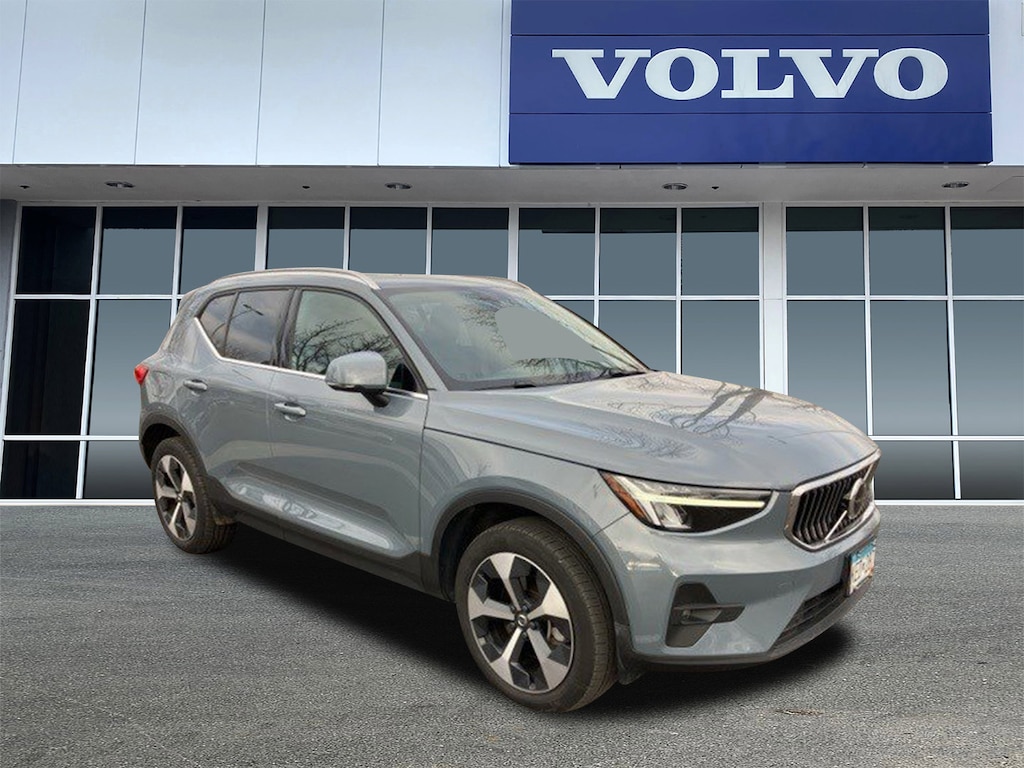 Certified 2023 Volvo XC40 B5 AWD Plus Bright SUV