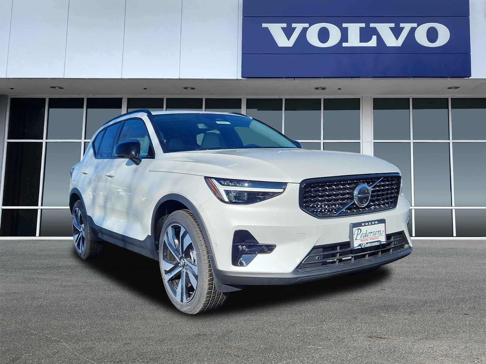 2026 Volvo XC40 Ultra's photo