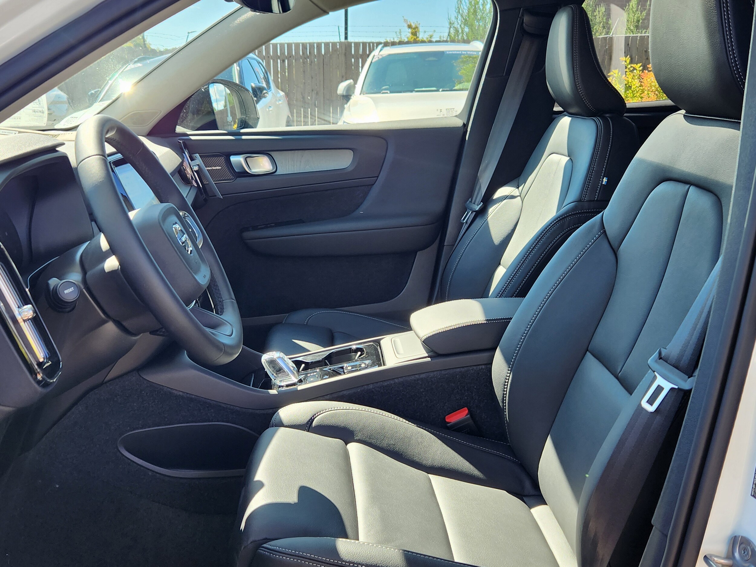 2026 Volvo XC40 Ultra - Photo 7