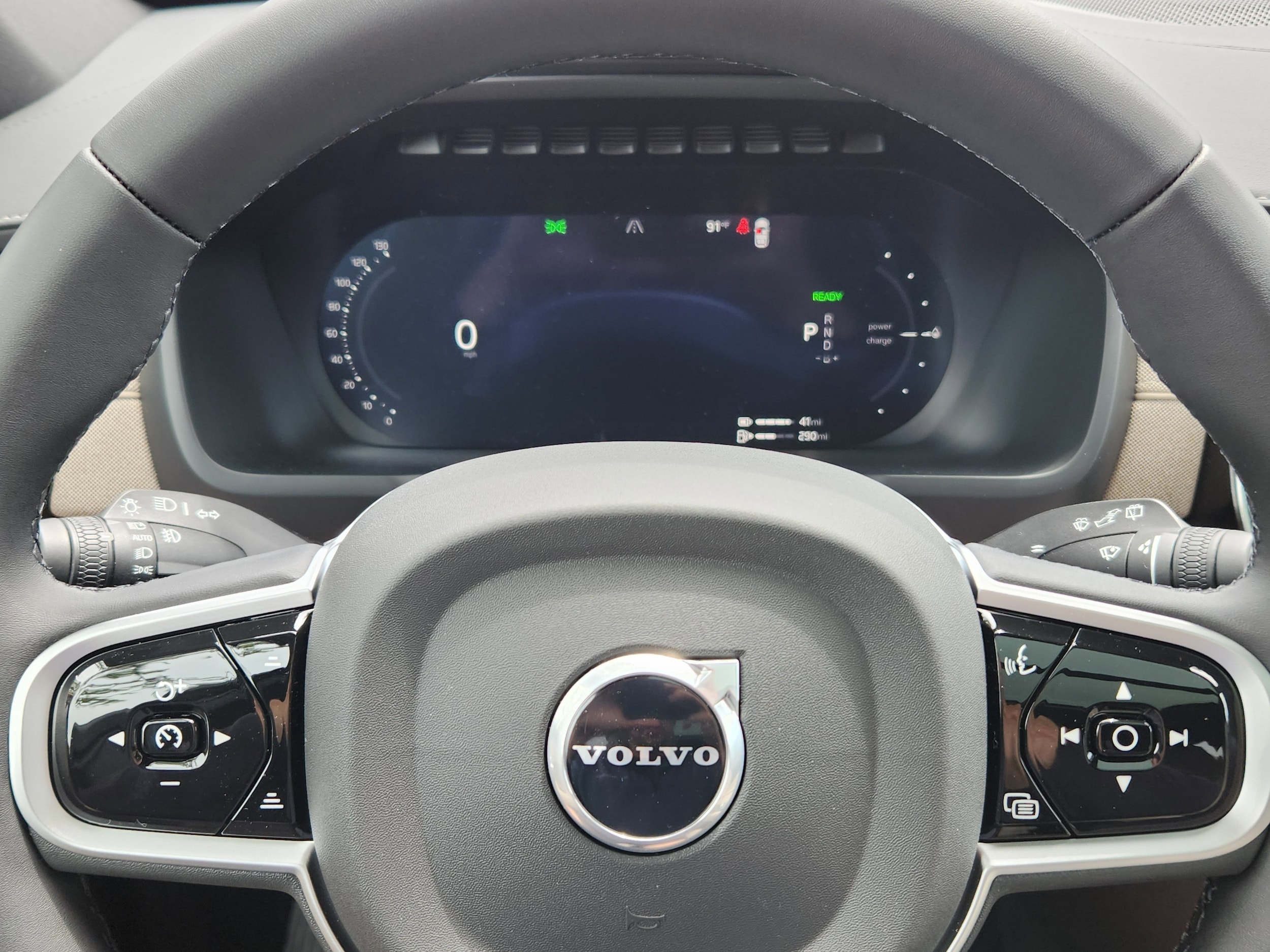 2026 Volvo XC90 Plus - Photo 9