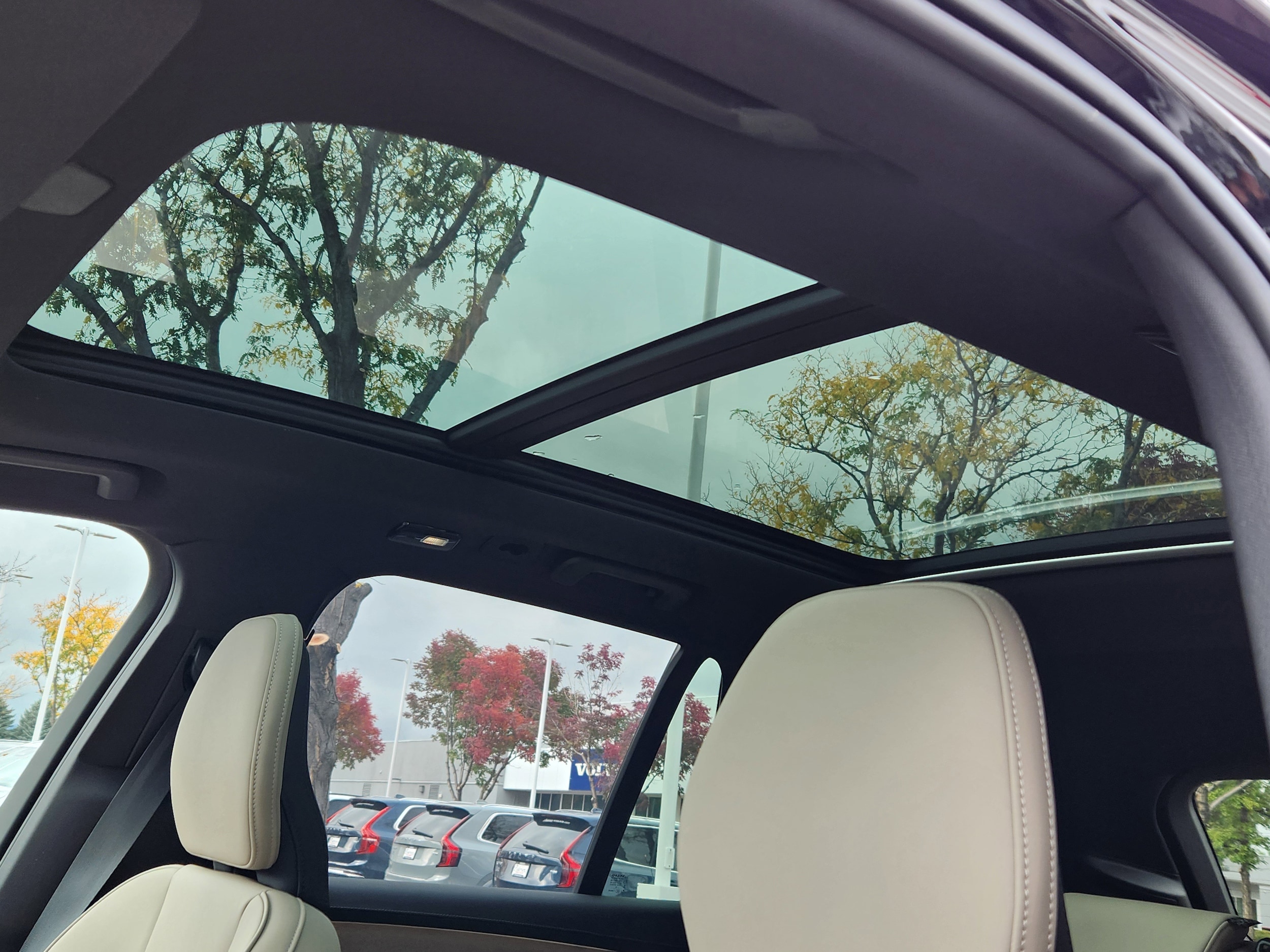 2026 Volvo XC90 Plus - Photo 15