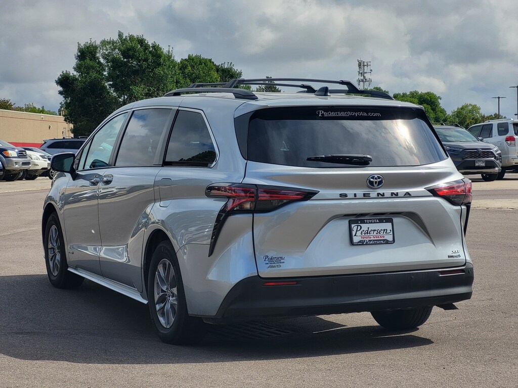 Used 2021 Toyota Sienna XLE 7 Passenger Van