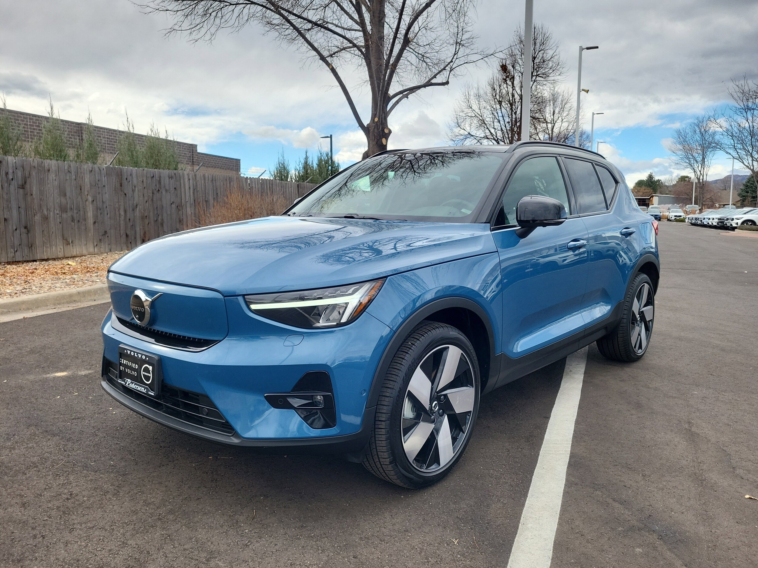 2023 Volvo XC40 Recharge Ultimate photo 4