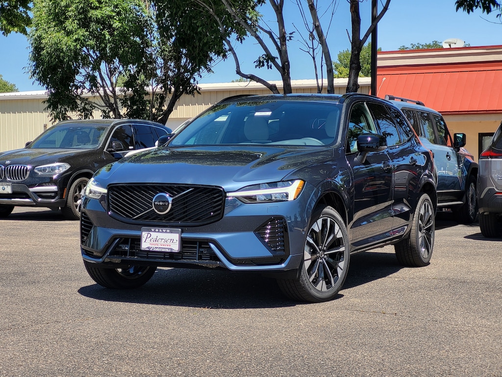 New 2026 Volvo XC60 plug-in hybrid T8 Plus SUV