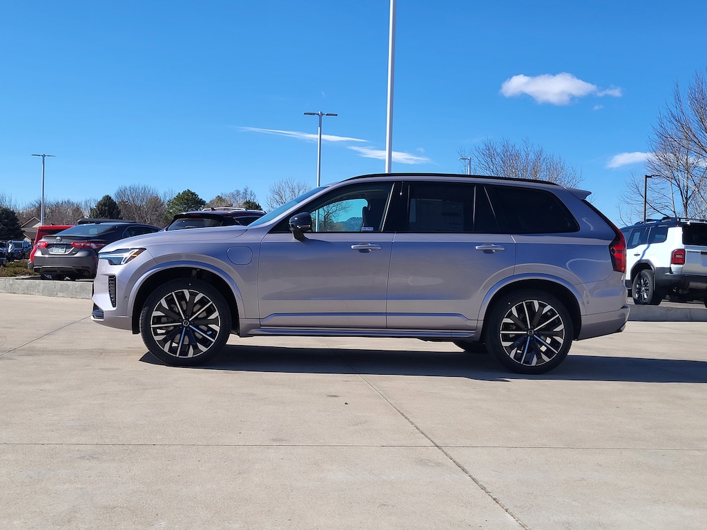 New 2026 Volvo XC90 plug-in hybrid T8 Ultra Dark Theme 6-Seater SUV