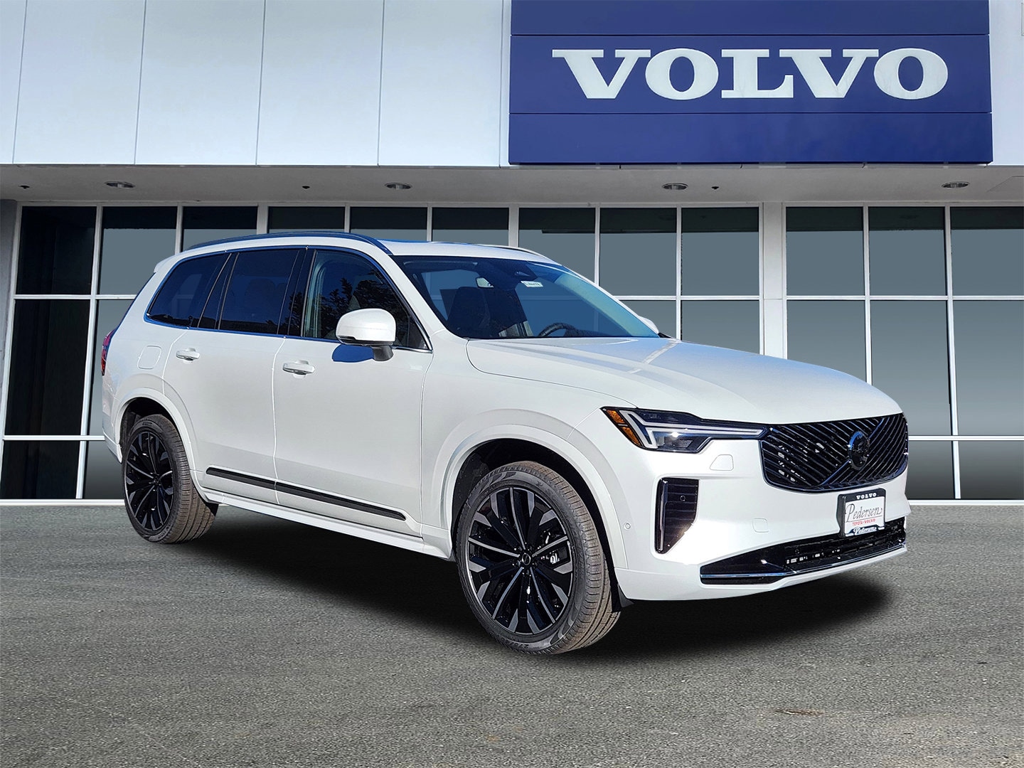 2026 Volvo XC90 Plus's photo