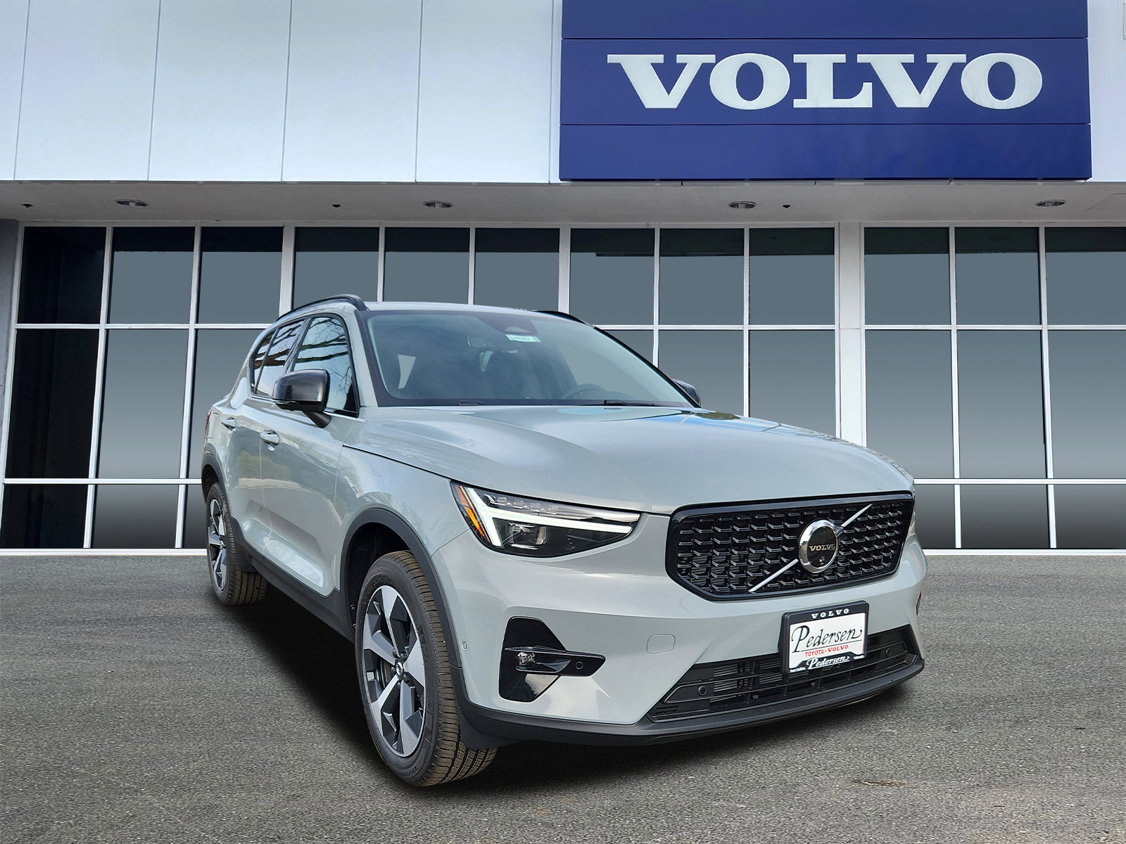 2026 Volvo XC40 Plus's photo