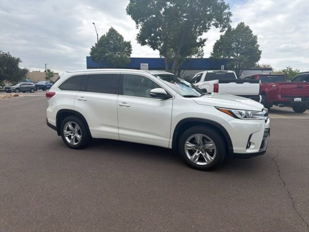 Used 2018 Toyota Highlander Limited V6 SUV