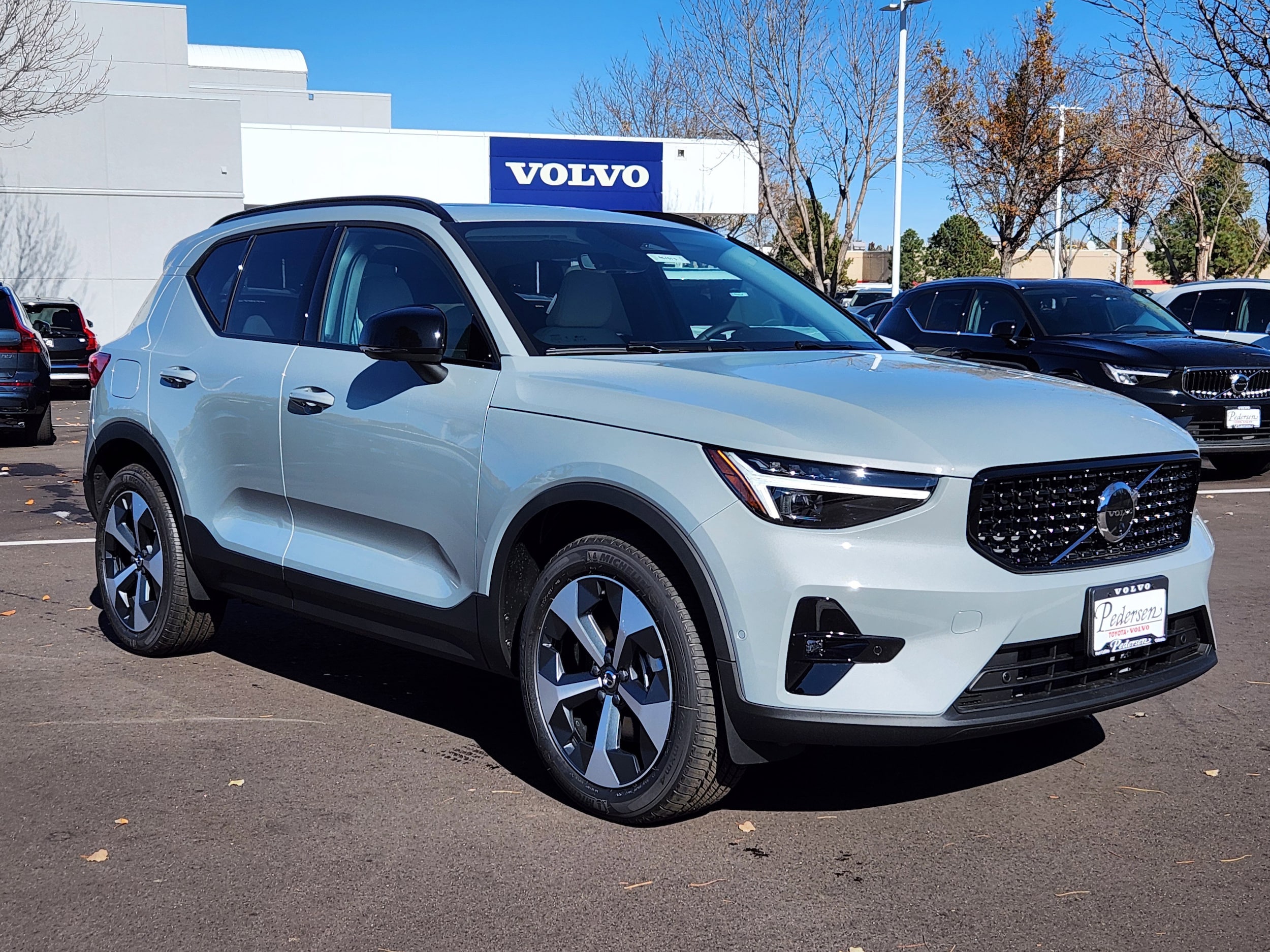 2026 Volvo XC40 SUV 