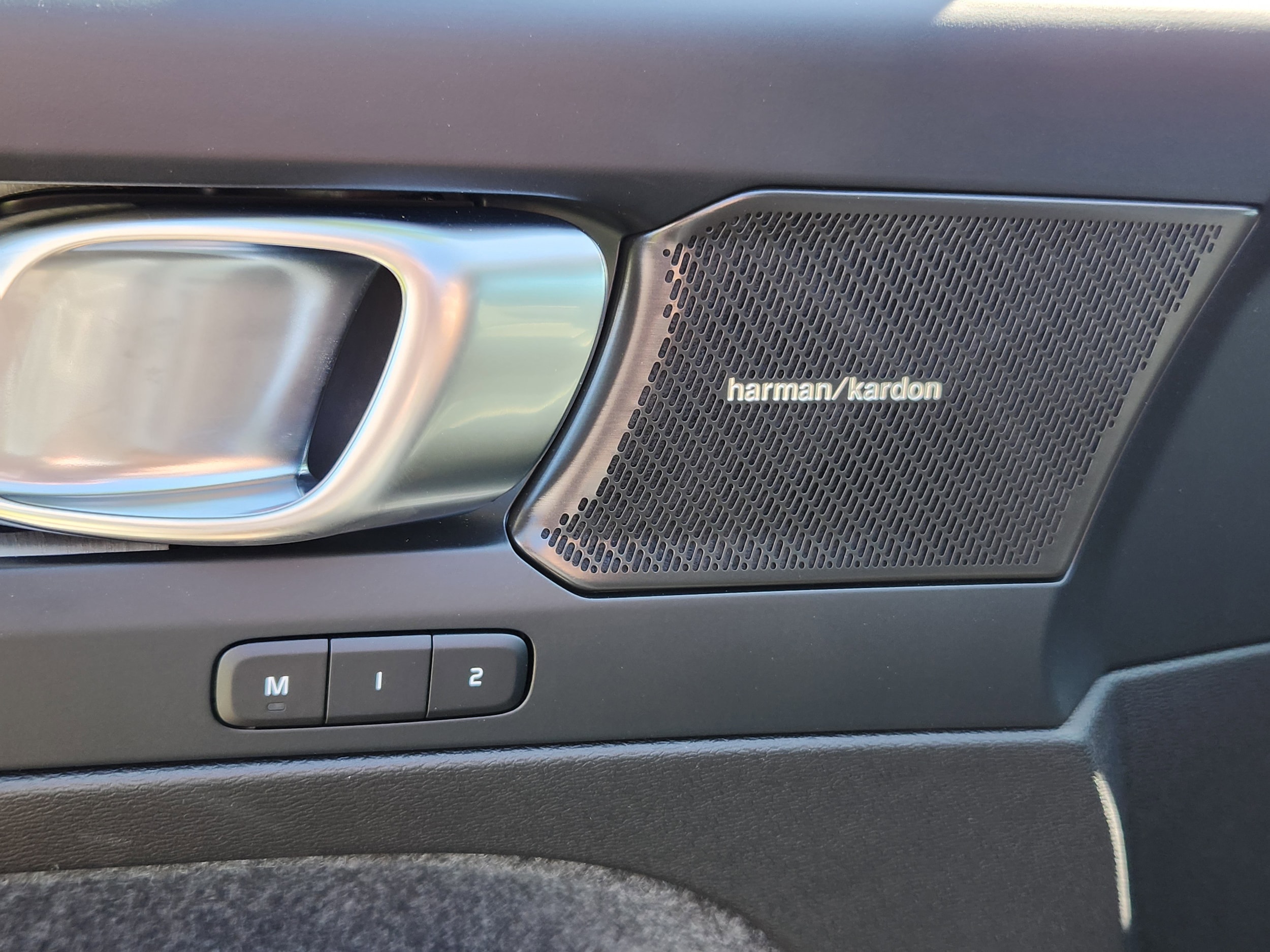 2026 Volvo XC40 Ultra - Photo 13