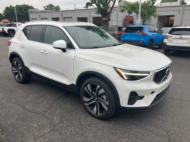 2024 Volvo XC40 B5 Ultimate Bright AWD's photo
