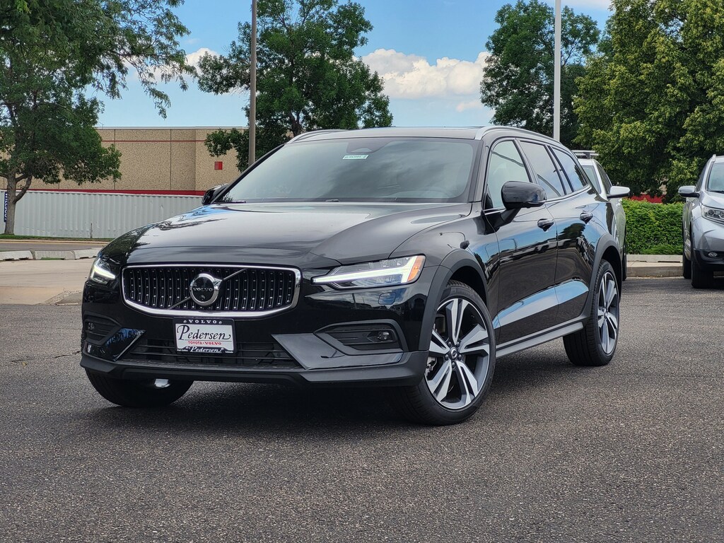 New 2026 Volvo V60 Cross Country B5 Plus Wagon