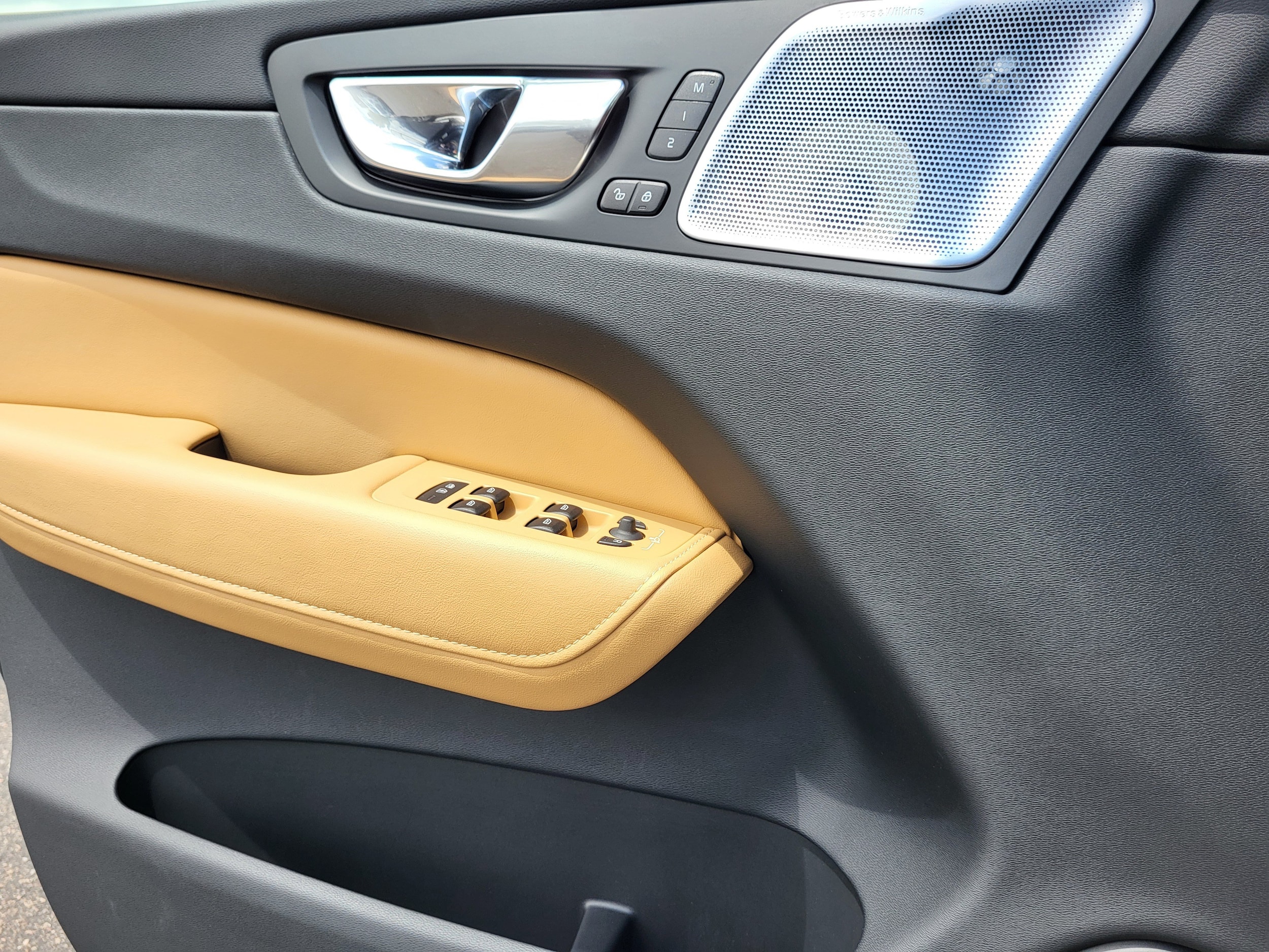 2023 Volvo XC60 Ultimate - Photo 19