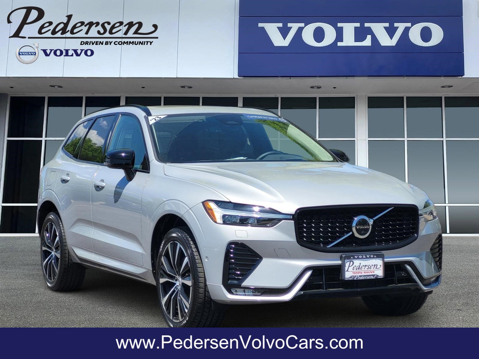 2023 Volvo XC60 B5 Ultimate Dark Theme AWD's photo