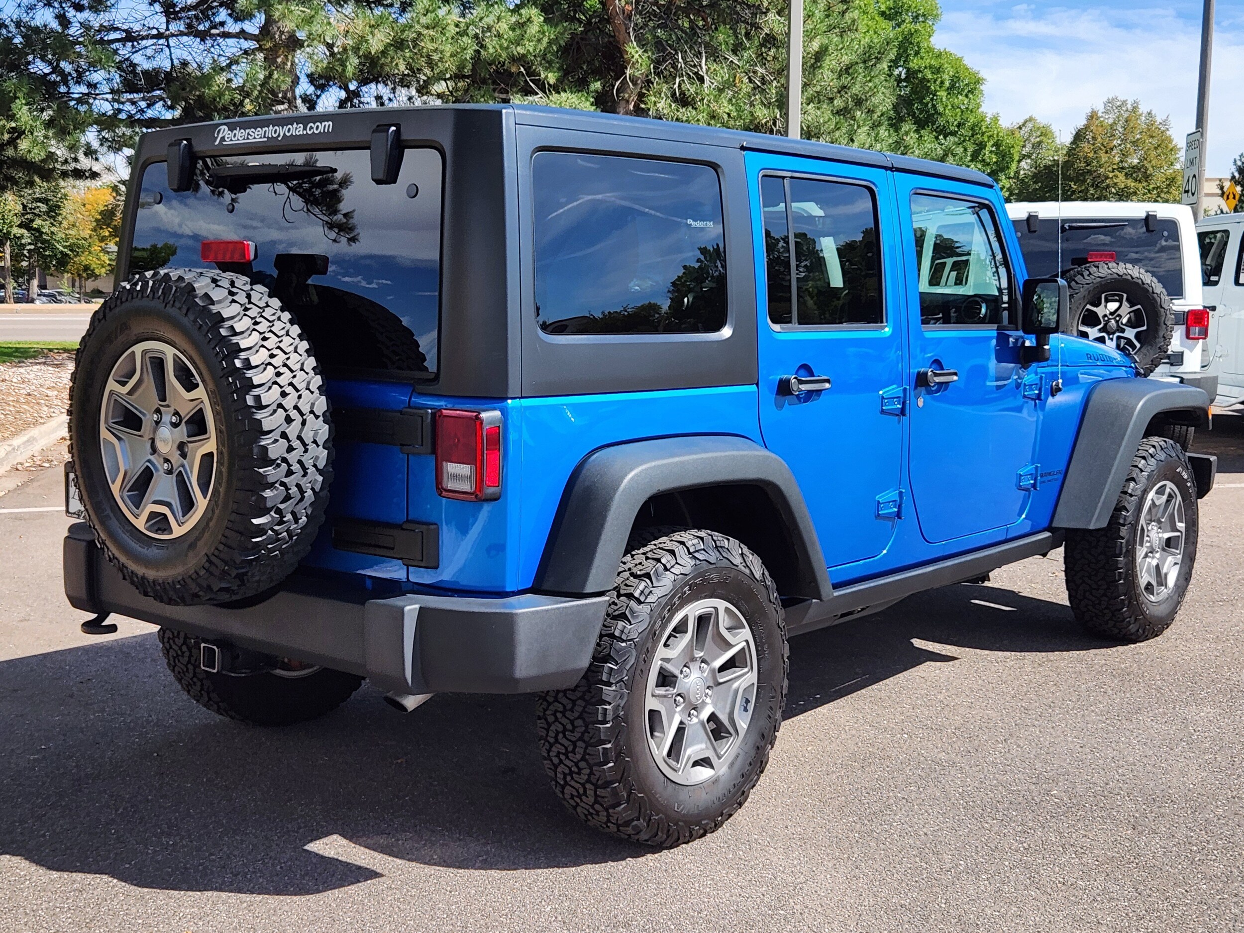 2016 Jeep Wrangler Unlimited Rubicon photo 3