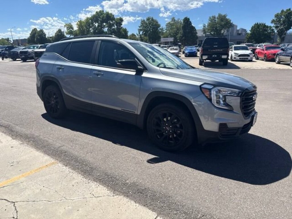 Used 2024 GMC Terrain SLE SUV