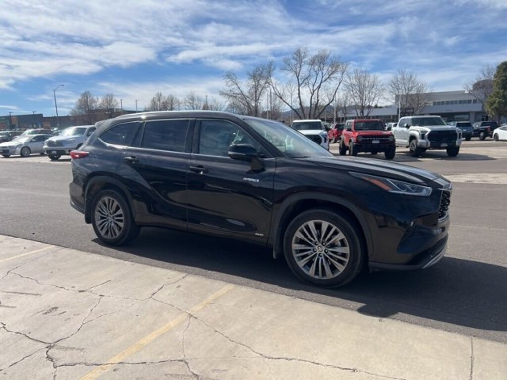 Used 2021 Toyota Highlander Hybrid Platinum SUV