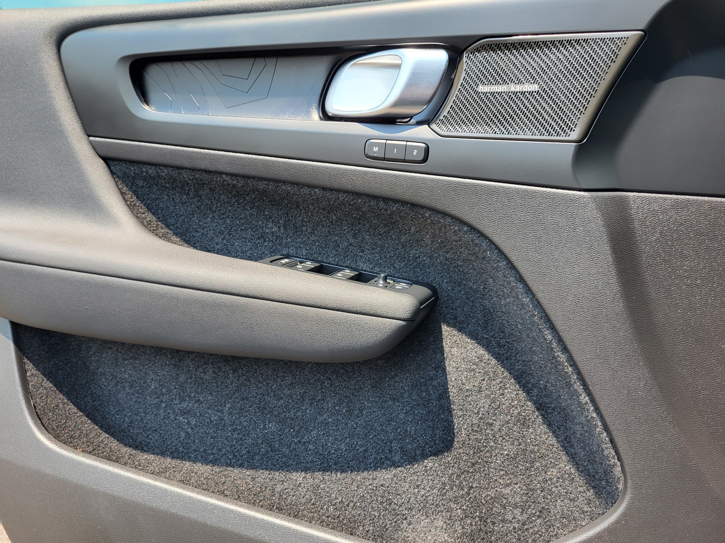 2023 Volvo XC40 Ultimate - Photo 19
