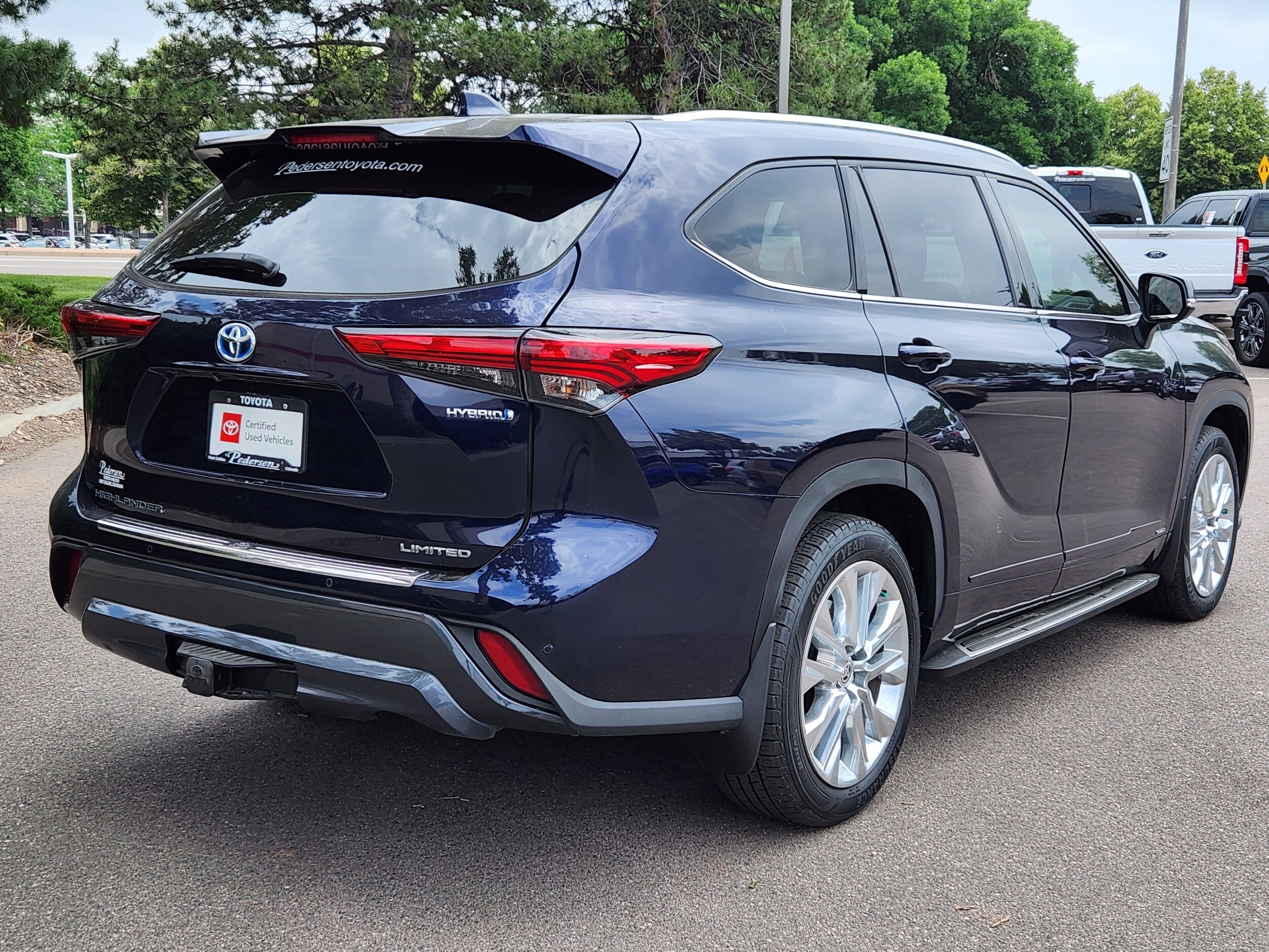 2023 Toyota Highlander Hybrid Limited photo 3