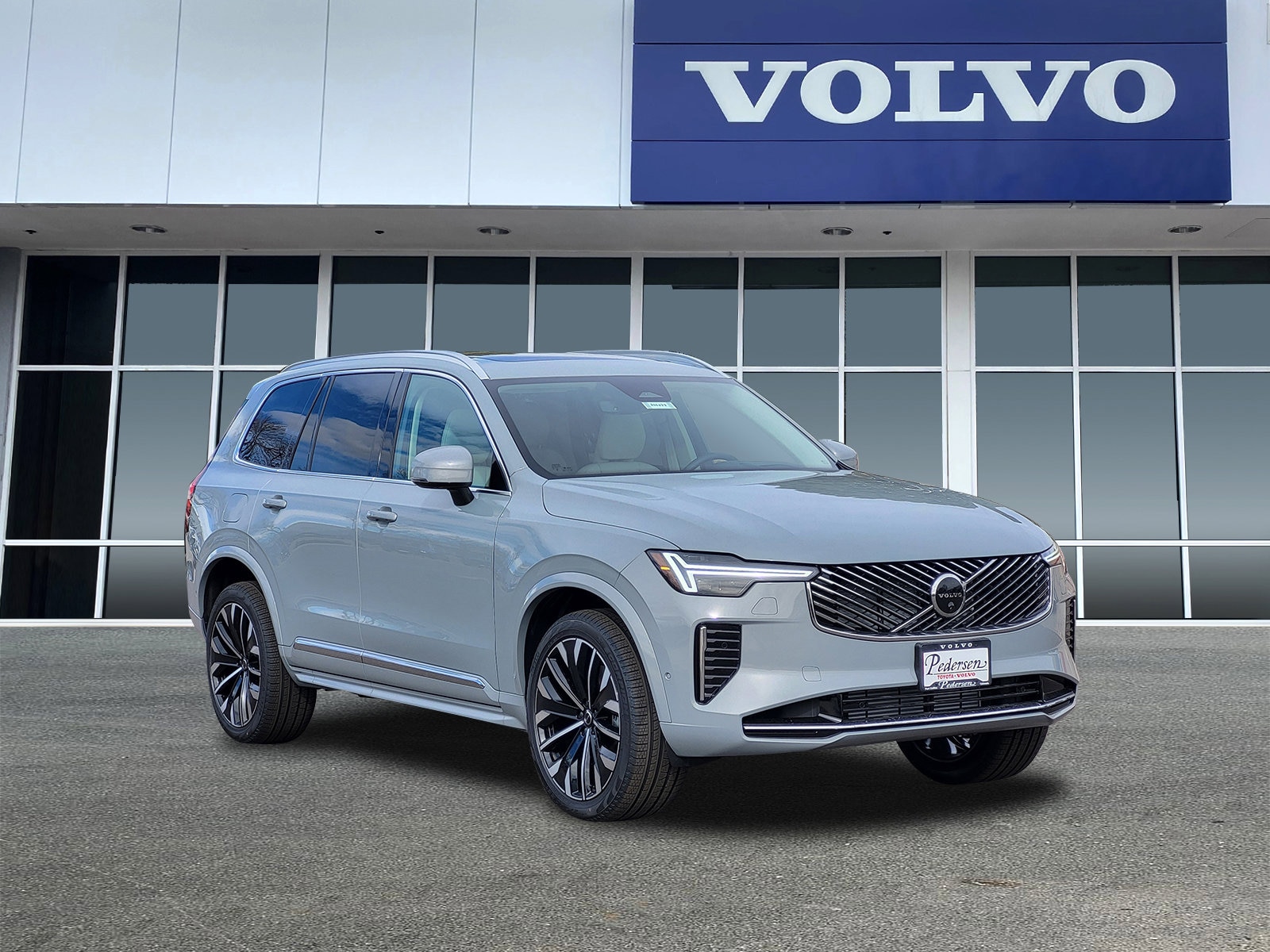 2026 Volvo XC90 T8 Recharge Ultra Bright 4WD's photo