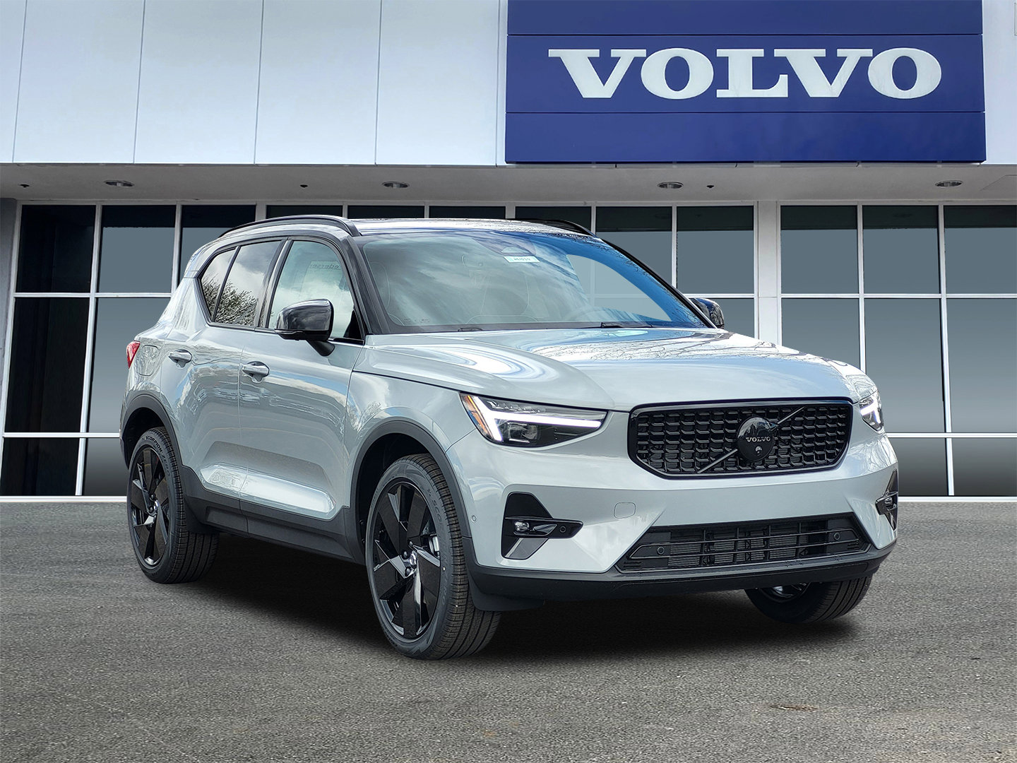 2026 Volvo XC40 B5 Ultra Ultra Black Edition AWD's photo