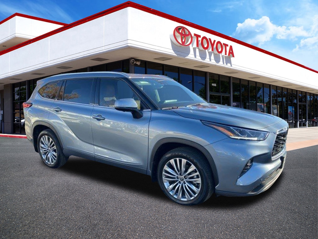 Used 2023 Toyota Highlander Platinum SUV
