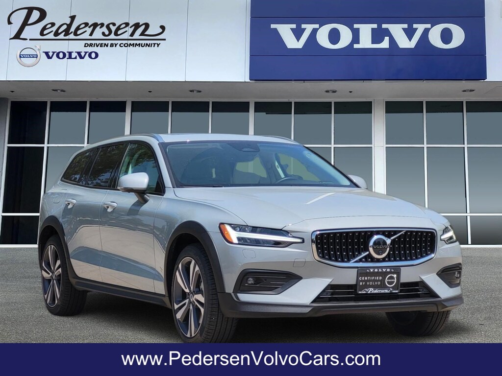 Certified 2026 Volvo V60 Cross Country B5 Plus Wagon