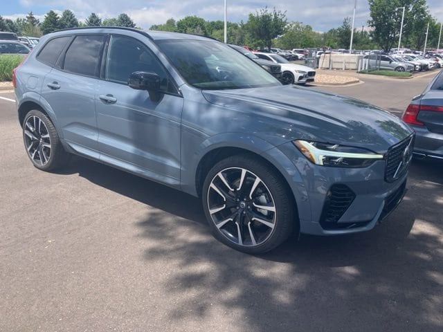 2024 Volvo XC60 T8 Ultimate Dark Theme AWD's photo