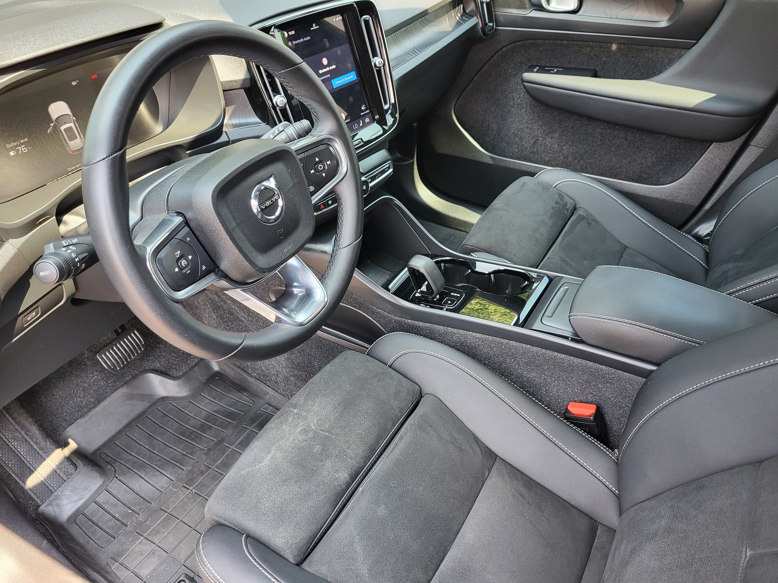 2023 Volvo XC40 Ultimate - Photo 9