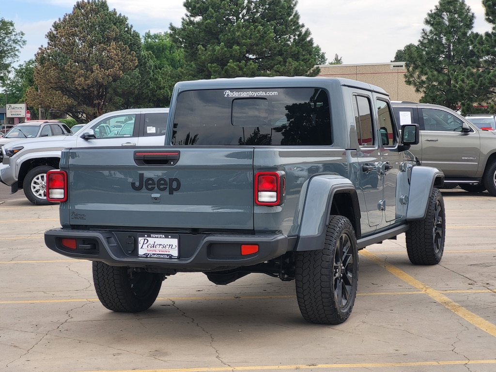 Used 2025 Jeep Gladiator Sport Truck Crew Cab