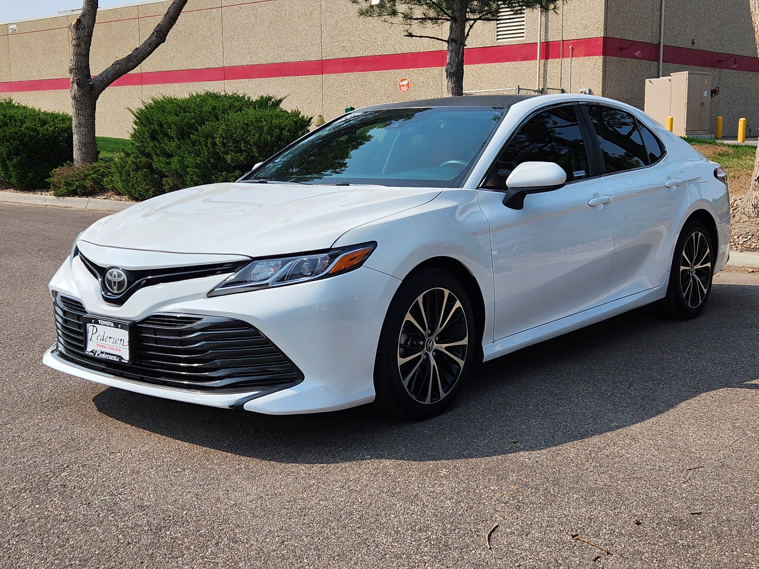 2018 Toyota Camry LE photo 4