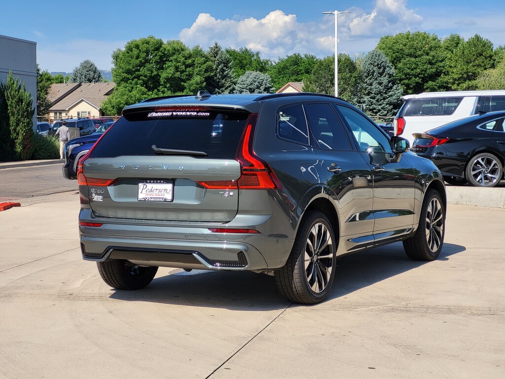 New 2026 Volvo XC60 plug-in hybrid T8 Plus SUV