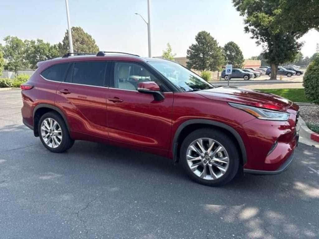 Used 2021 Toyota Highlander Limited SUV