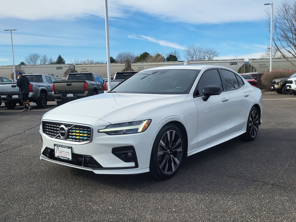 Used 2020 Volvo S60 T6 R-Design Sedan