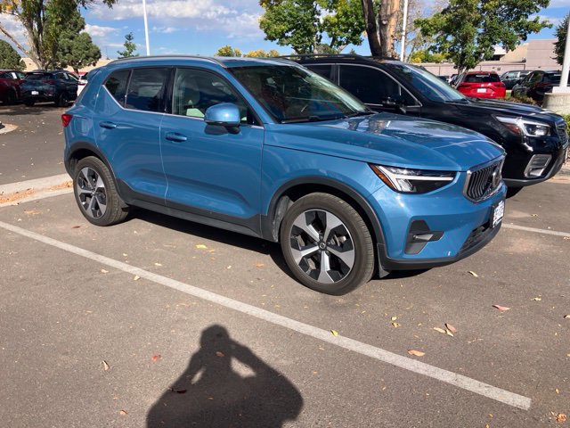 2023 Volvo XC40