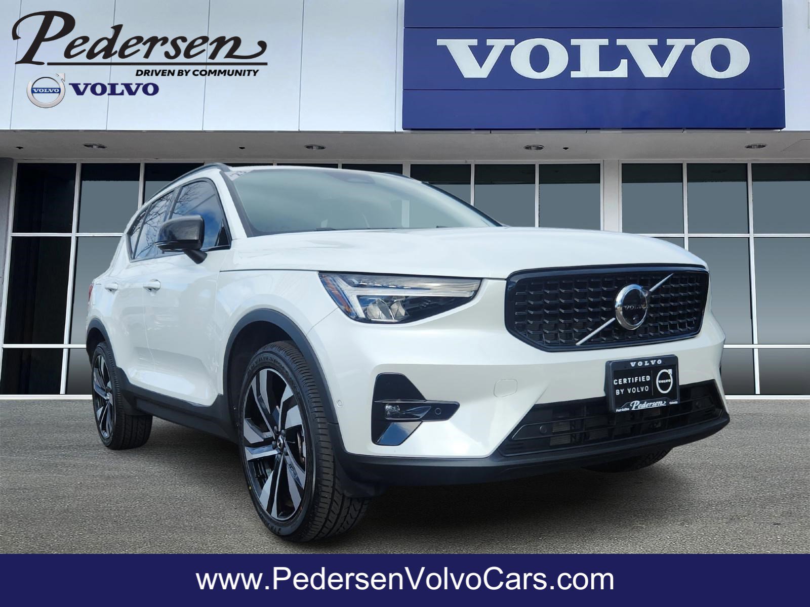 2023 Volvo XC40 SUV 