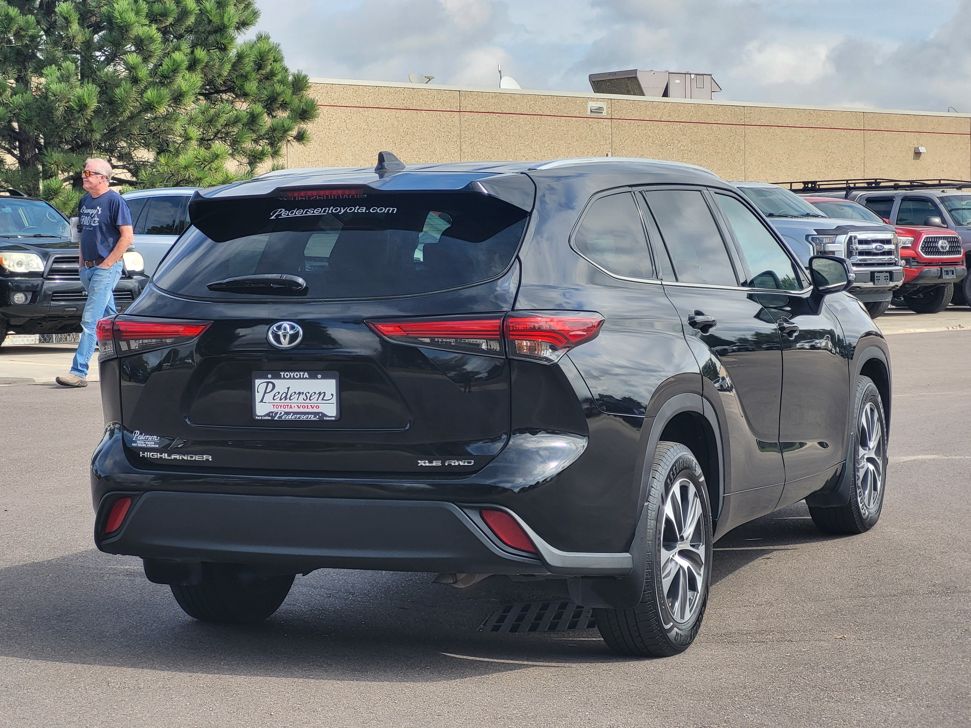 Used 2022 Toyota Highlander XLE SUV