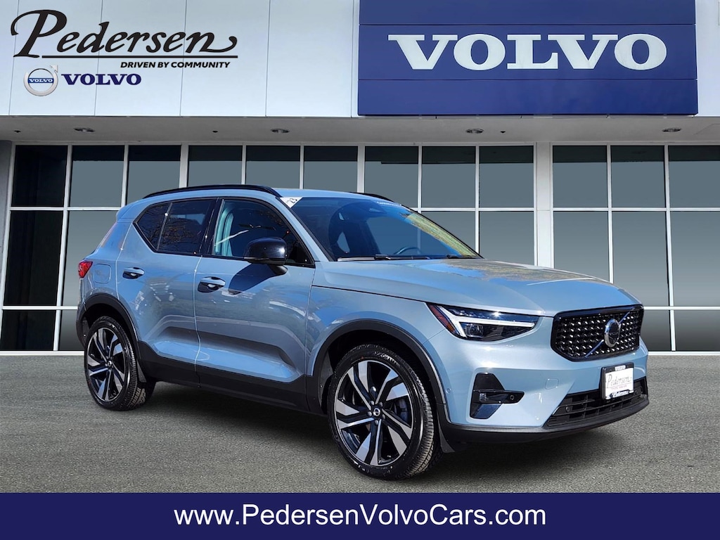 Certified 2023 Volvo XC40 B5 AWD Ultimate Dark SUV