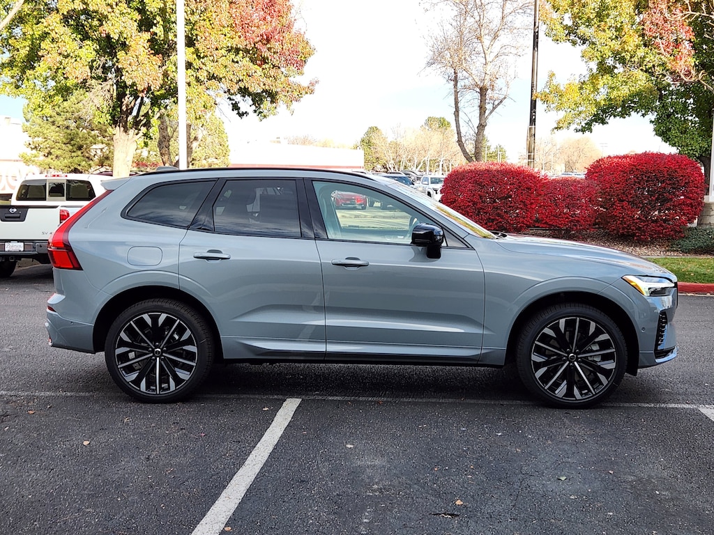 New 2026 Volvo XC60 plug-in hybrid T8 Ultra SUV