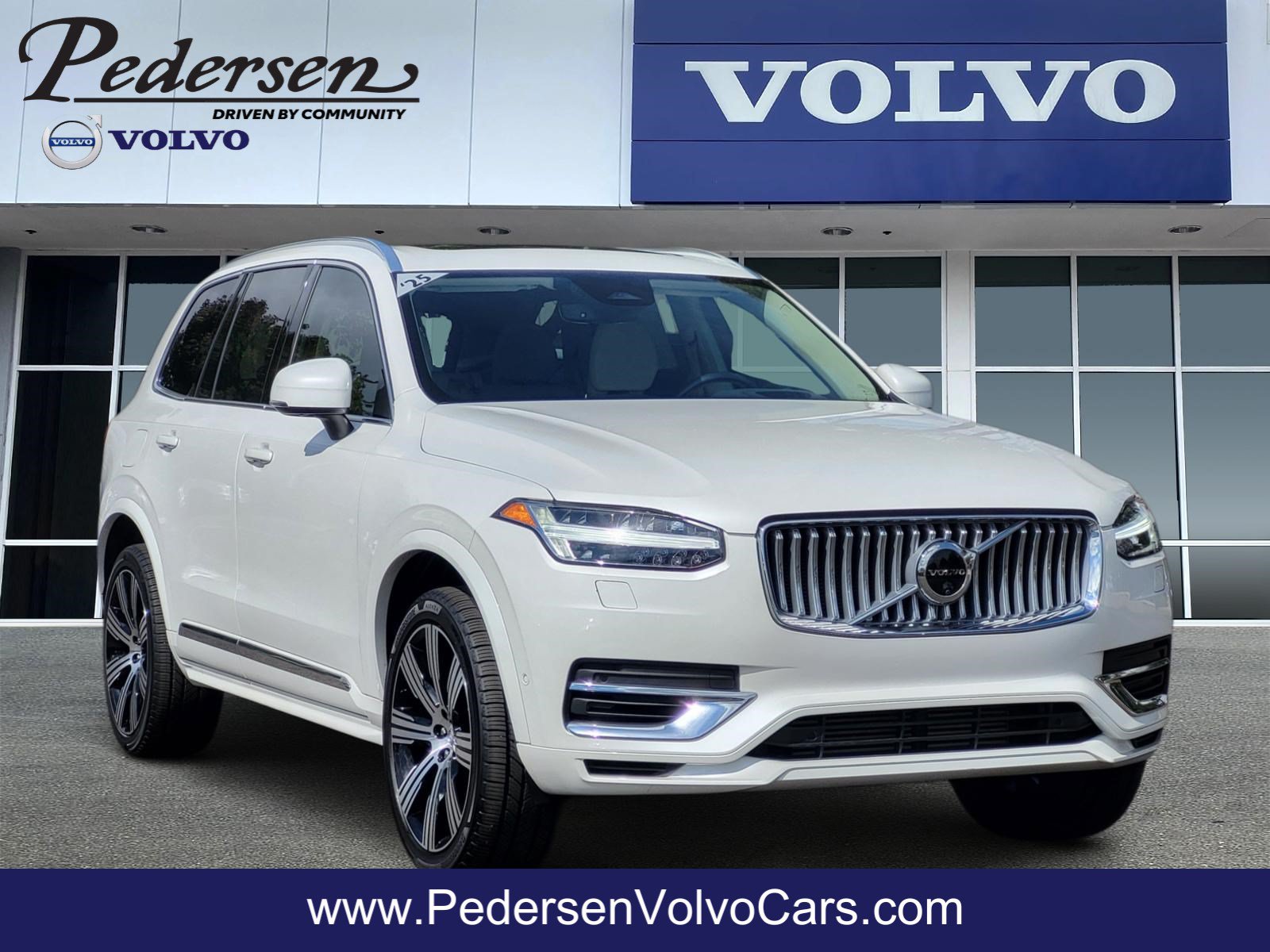 2025 Volvo XC90 plug-in hybrid T8 Ultra 7-Seater SUV T0528