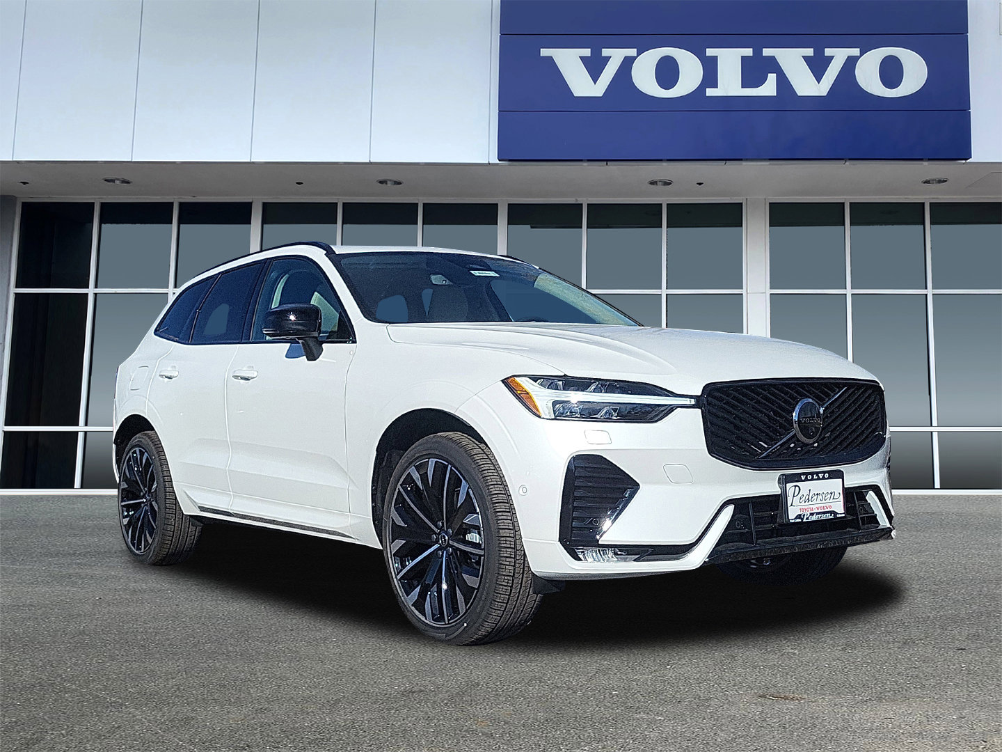 2026 Volvo XC60 B5 Ultra Dark AWD's photo