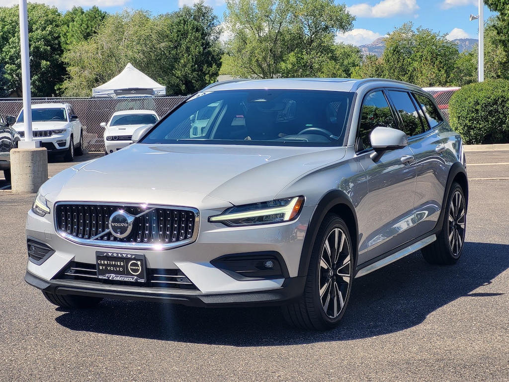 Certified 2024 Volvo V60 Cross Country B5 Ultimate Wagon