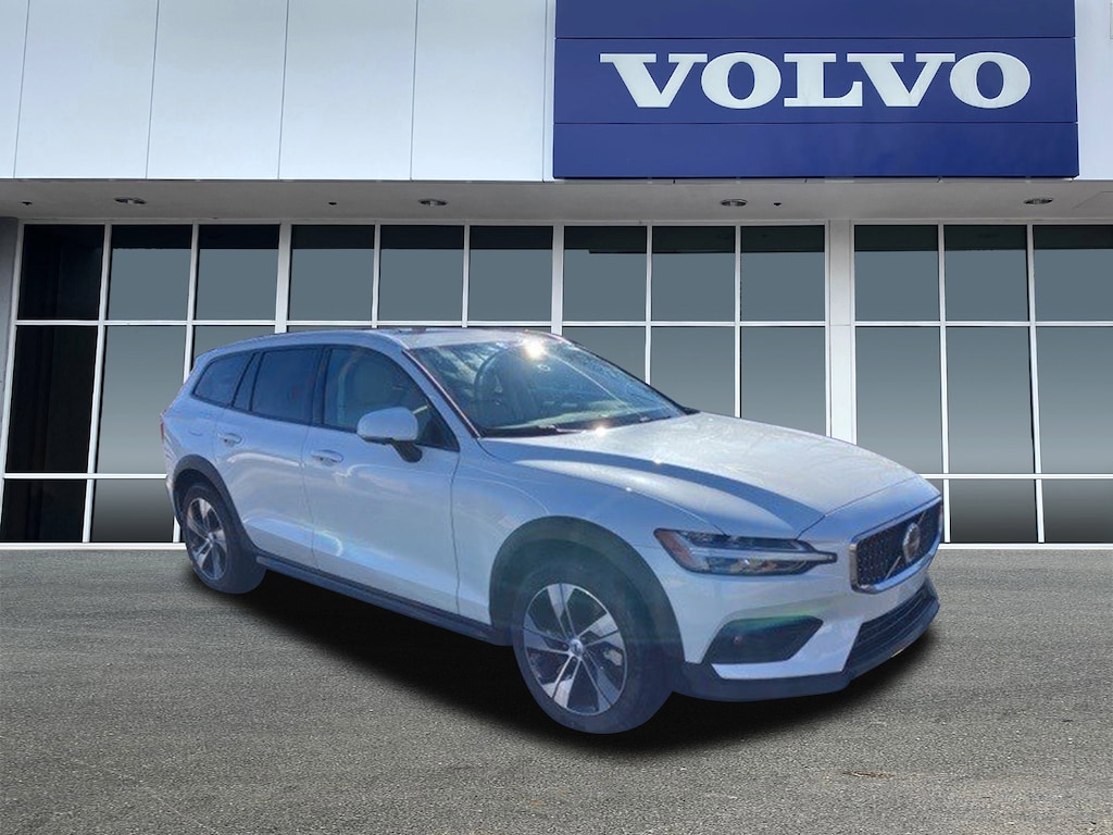Used 2025 Volvo V60 Cross Country B5 Plus Wagon