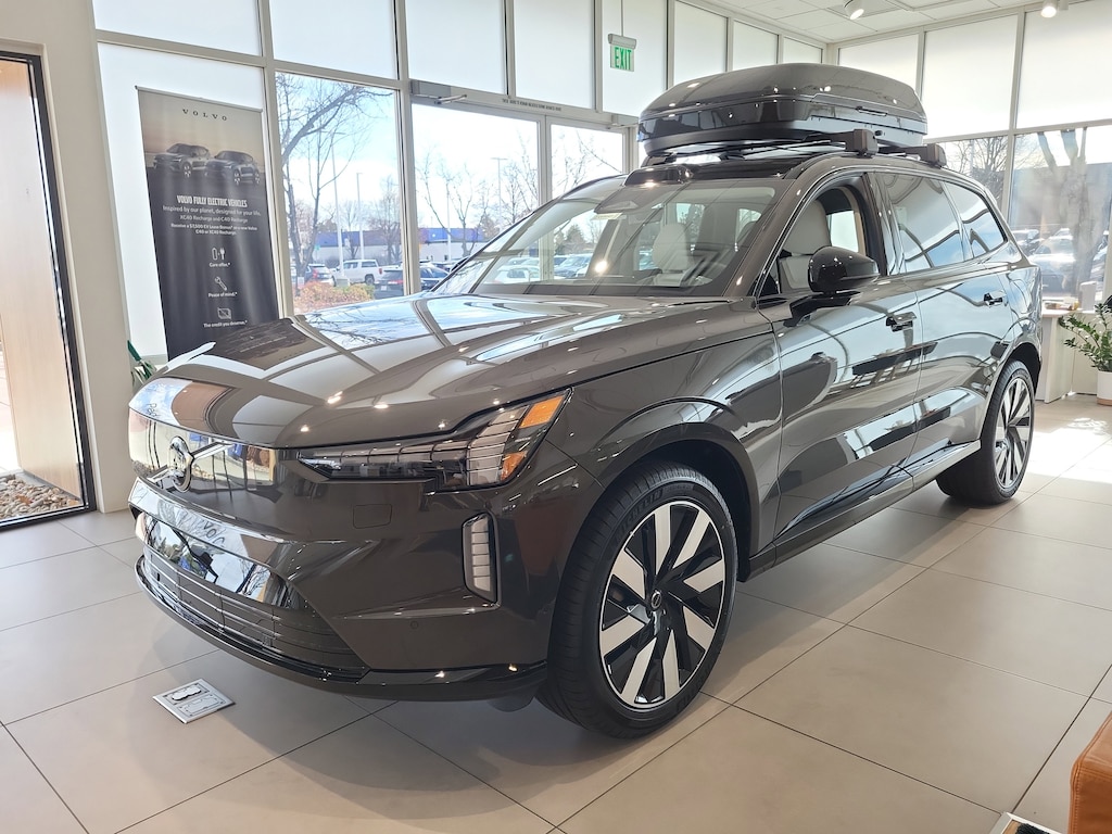 New 2025 Volvo EX90 Twin Motor Performance Ultra 6-Seater SUV