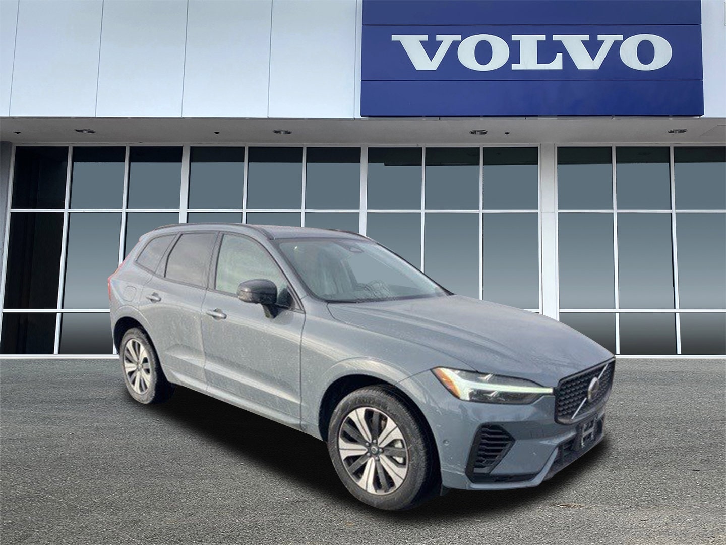 2023 Volvo XC60 Plus's photo